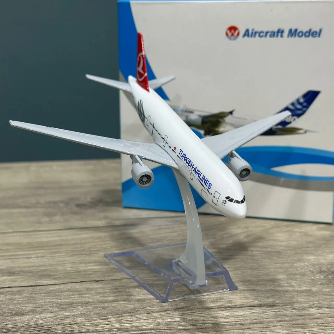 AVION MINI AIRCRAFT MODEL B777 15CM AVEC SUPPORT EN METAL